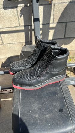 Steel toe boots