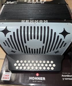 Hohner Panther Accordion – Tono Fa (F) – Great Condition