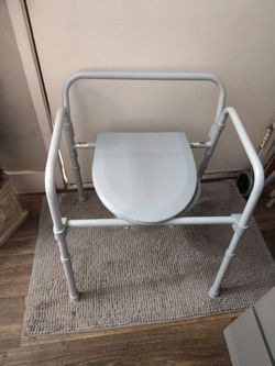 Drive - Competitive Edge Folding Commode Item # 11148CE-4**BRAND NEW/NEVER USED**