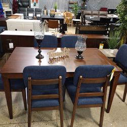 5 Pc  Dining Set With Blue Cushion Chairs (New)