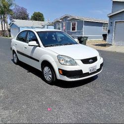 Kia Rio 2006 Estándar! 