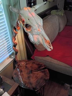 Handmade table with skull lamp