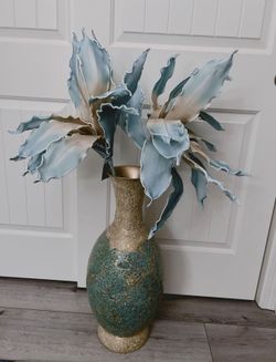 Turquoise/gold Vase
