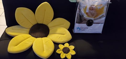 Blooming Bath with small flower sponge