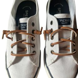 Canvas Sperry size 6