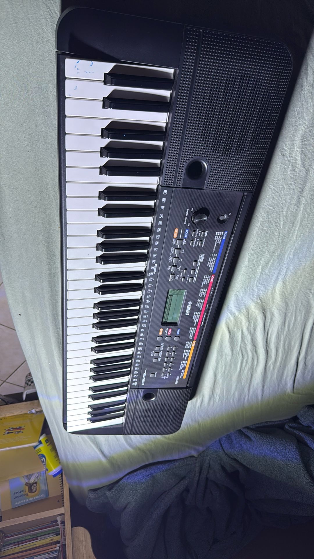 Yamaha Piano PSR E263 Great Condtion
