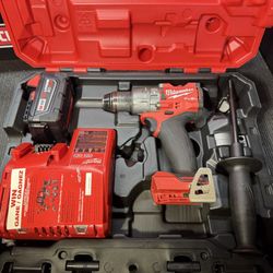 Milwaukee M18 FUEL 18V Lithium-Ion Brushless Cordless 1/2 in. Hammer Drill Driver Kit with ONE 5.0Ah and case