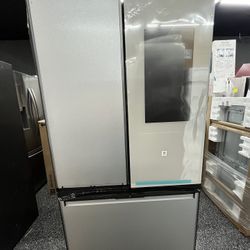 New Samsung Bespoke Family Hub Refrigerator 30 Cubic Feet 