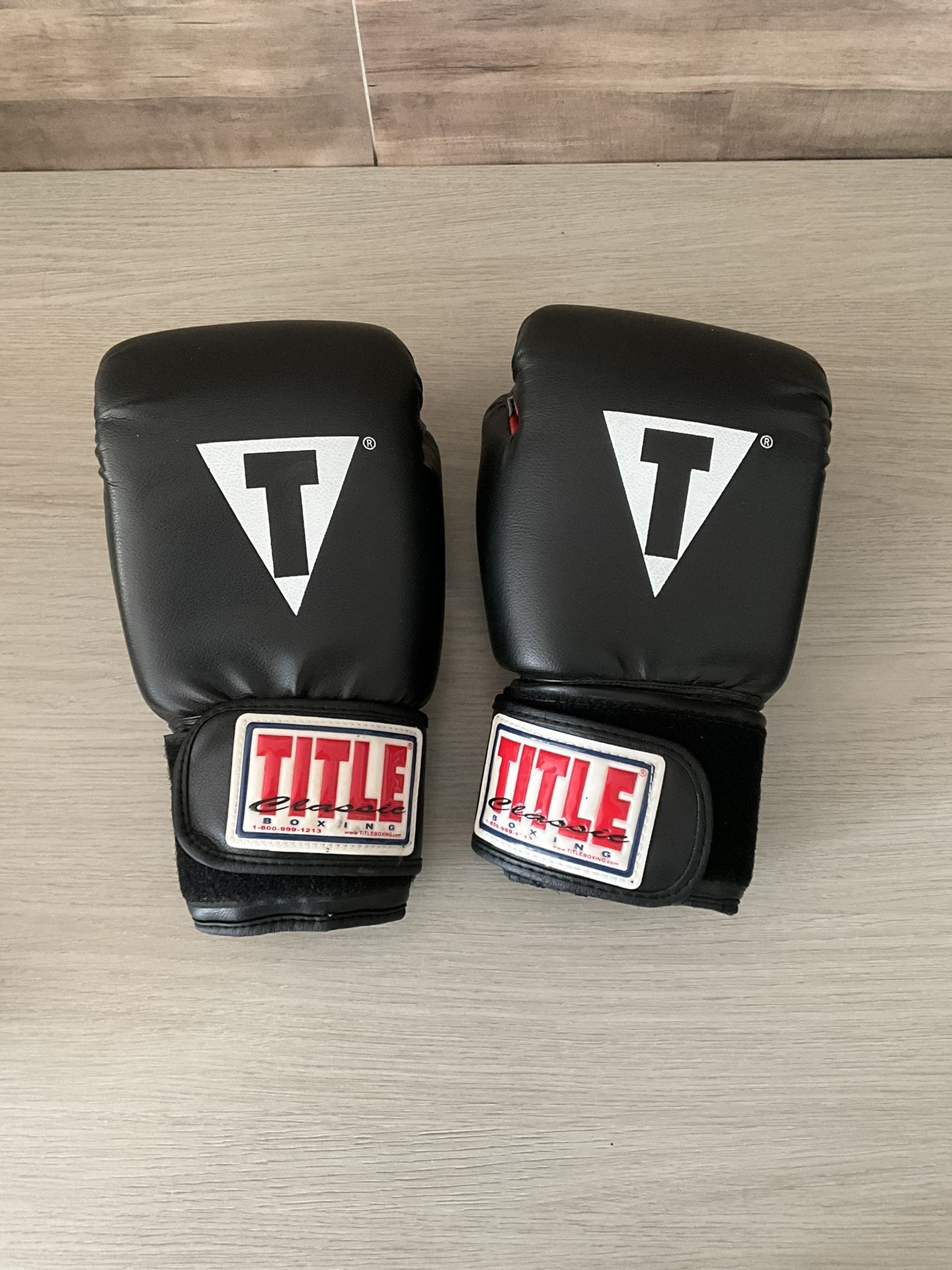 Title Classic Gloves 12 Oz