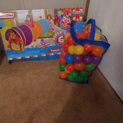 Little Tikes Tunnel Ball Pit