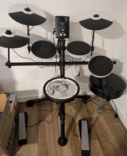 Like NEW: Roland TD-1KV Electronic Drum Kit & Chair, NEW Cymbal Set (OP-TD1C), Sticks, Brush, Books