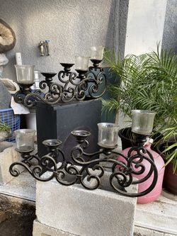 Iron candles holder