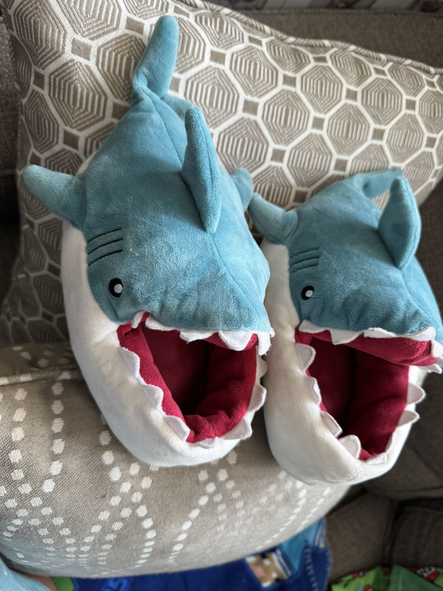Shark Slippers Kids Size 13/1