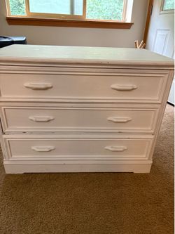 Free White, 3 Drawer Chest of Drawers