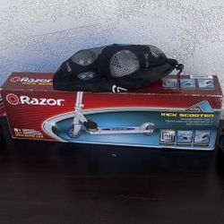 RAZOR KICK SCOOTER-LIKE NEW