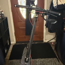 Segway Ninebot F3 Scooter 
