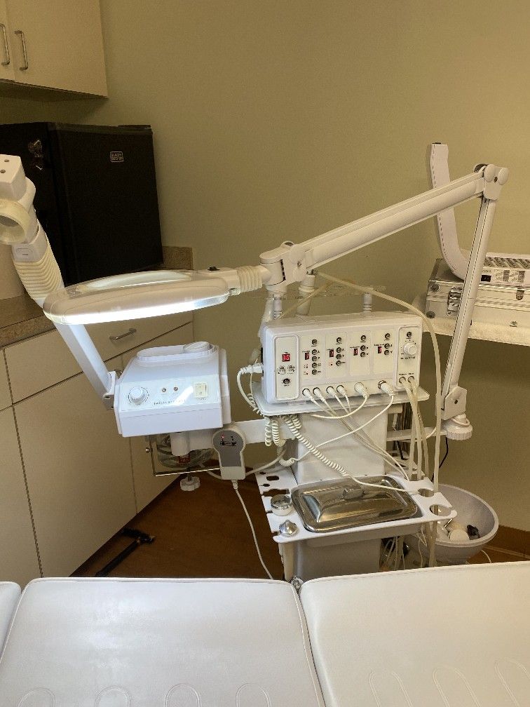 Facial Steamer And Facial Bed