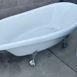 Claw Foot Bath Tub (TUB ONLY No Attachments) 