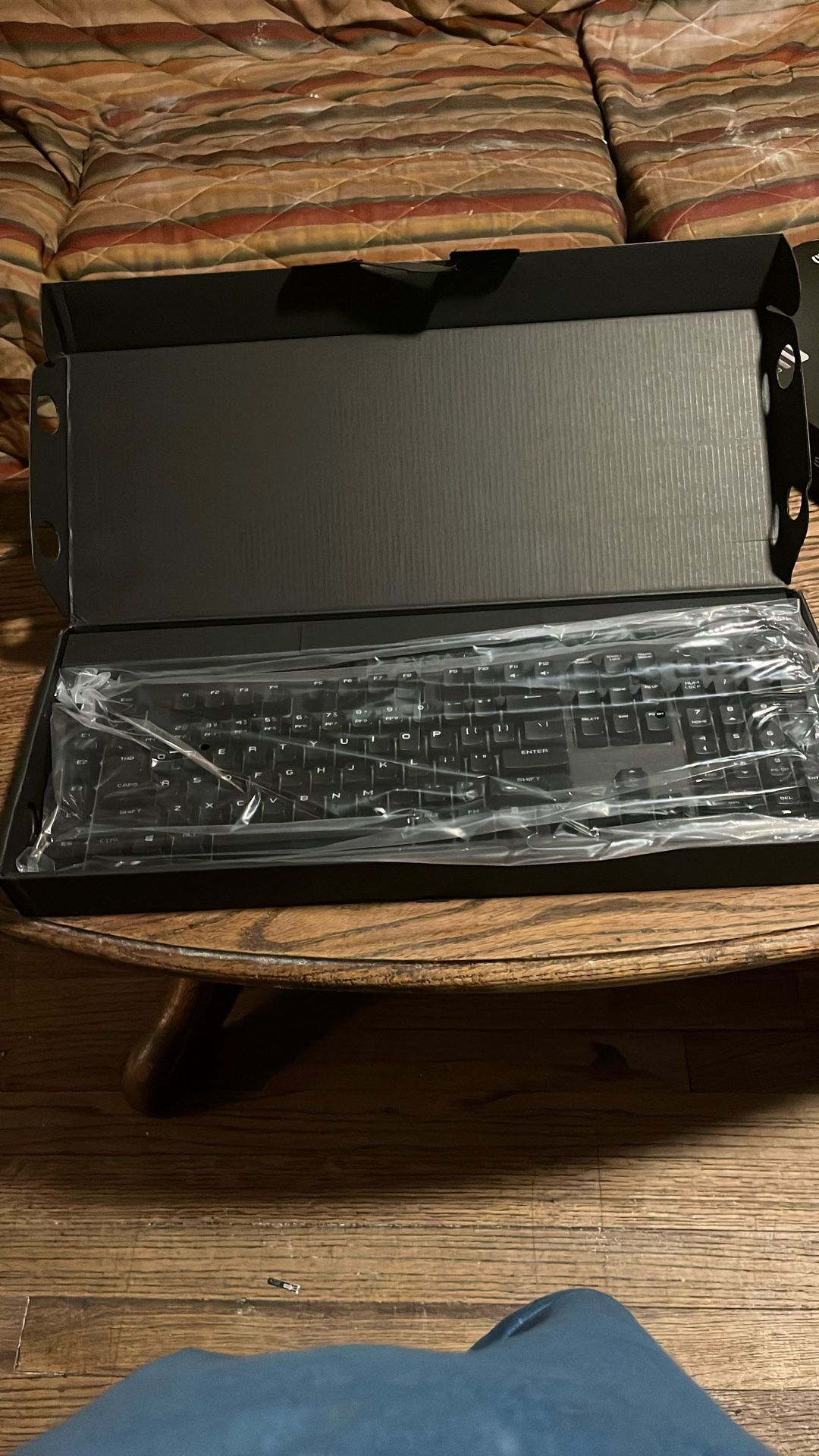 New EVGA Z12 RGB GAMING KEYBOARD WITH CORD $40