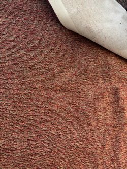 New large rug 6’7”x9’10