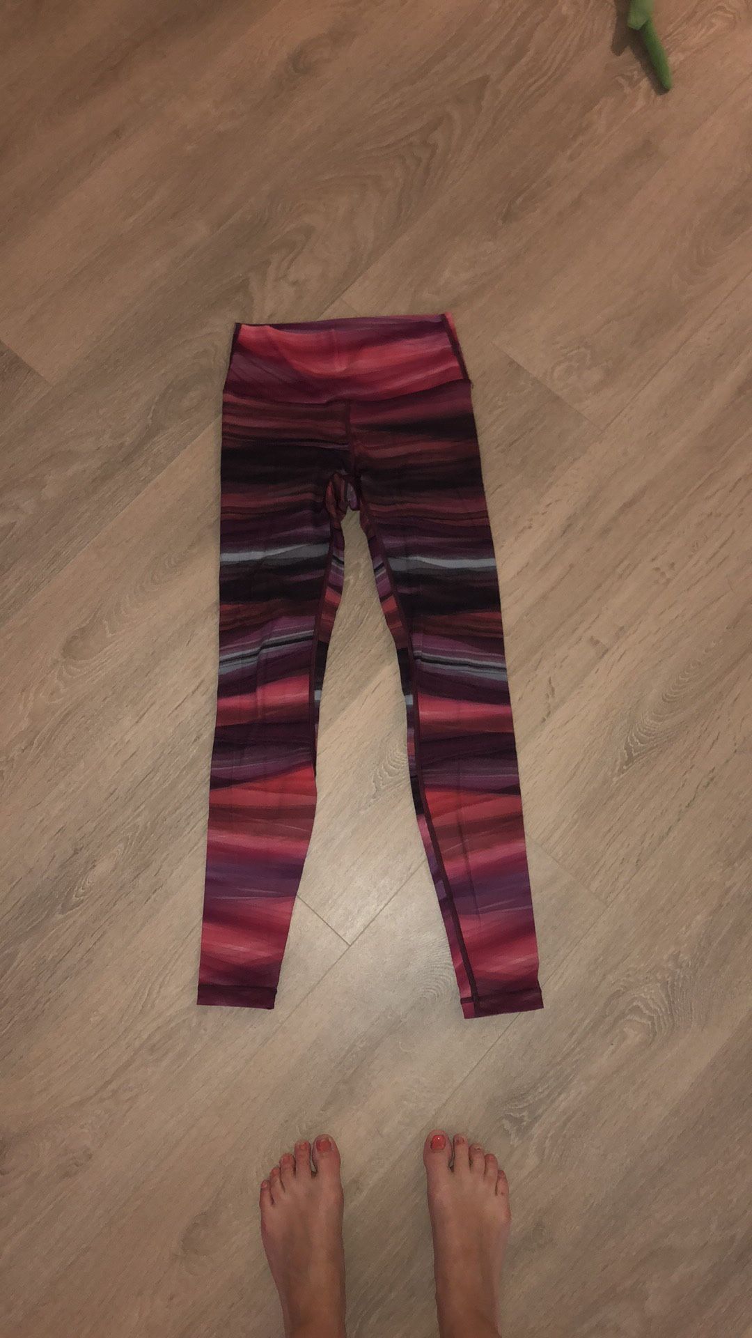 Lululemon size 4 Wunder Unders