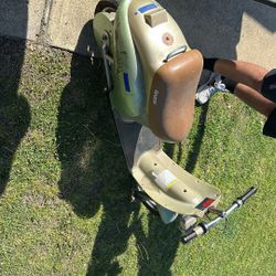 Vintage Scooter Razor Has Charger 