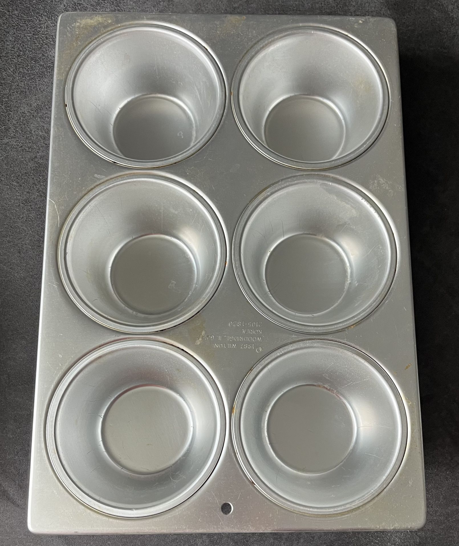 Vintage Wilton Aluminum Jumbo 6 Cup Muffin Pan