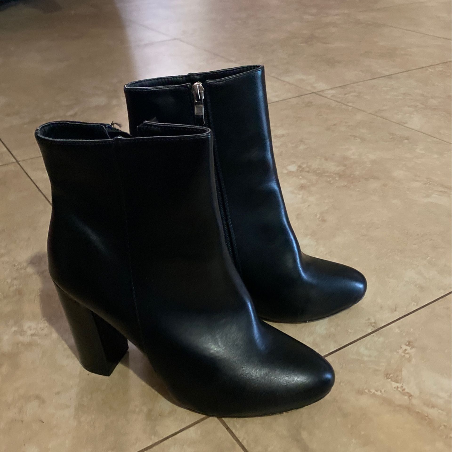 Boot 👢 Size 6 But Rum Big Maybe 71/2