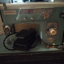 Antique  Industrial Universal Sewing Machine