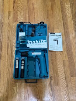 Makita cordless Driver Drill