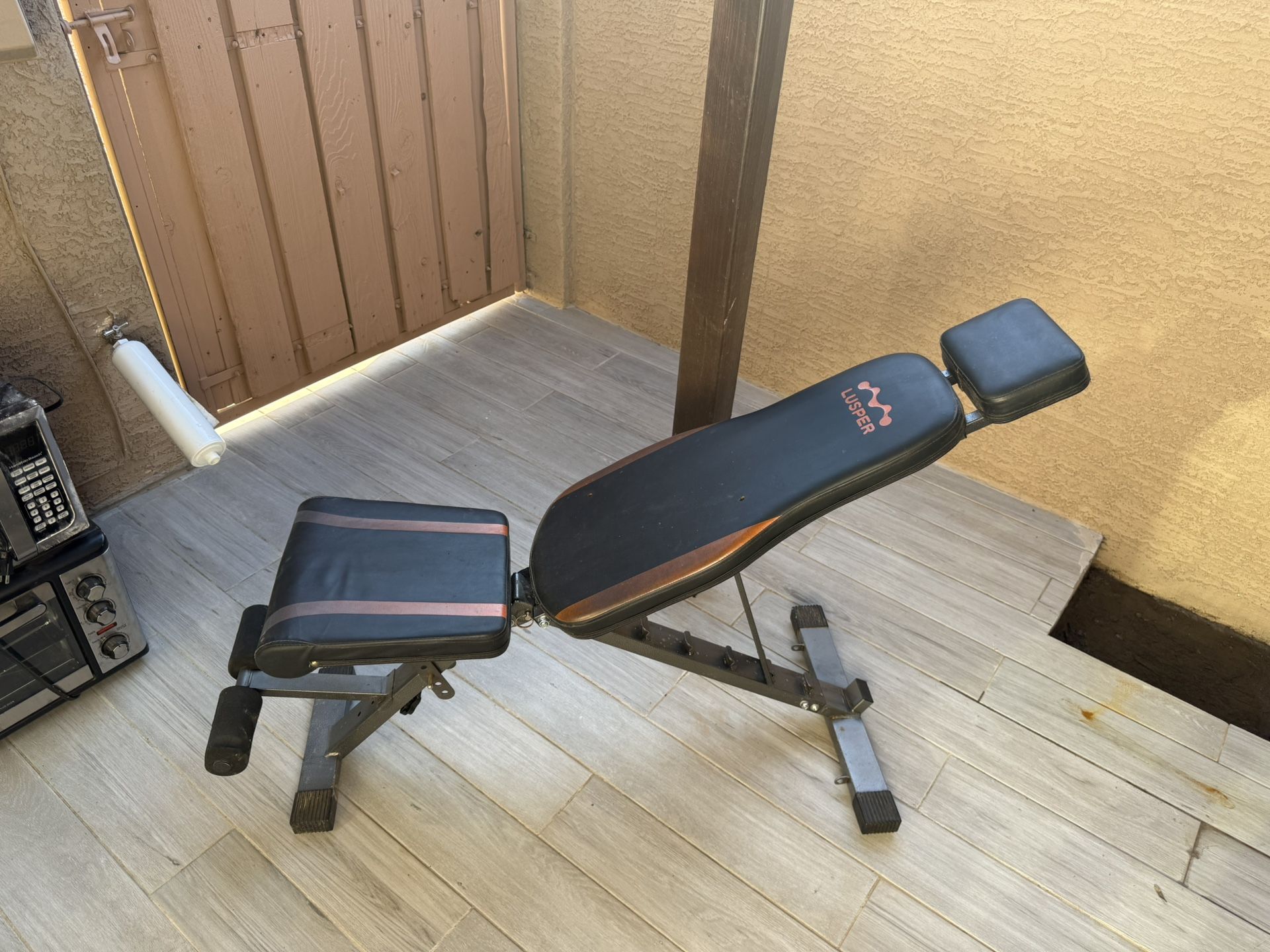 Adjustable Weight Bench