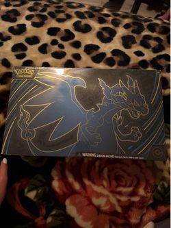 Pokémon TCG: Mega Charizard X ex Ultra-Premium Collection