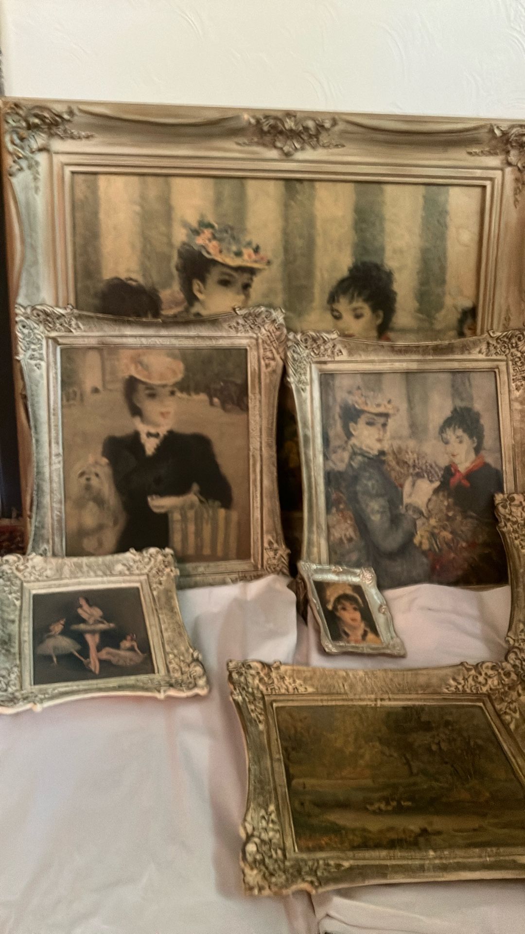 Hundah Lady Wall Art