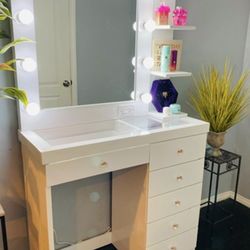 Vanity makeup desk drawers mirror