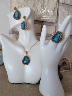 Necklace And Earrings Gold Plated 18k with Turco Crystals stone.