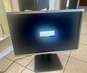 HP Compaq LA2405x 24-Inch LCD Monitor