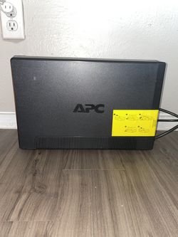  APC UPS 1500VA UPS Battery Backup and Surge Protector