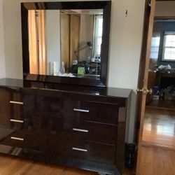 Chest Of Drawers With Mirror 