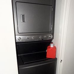 Fridgidaire Standard Washer/dryer