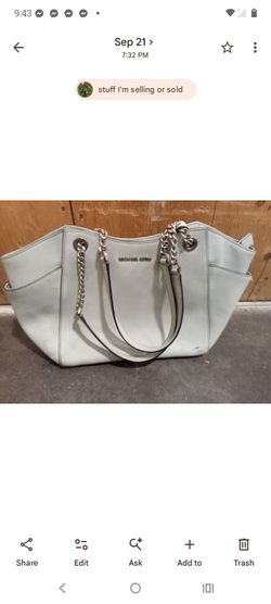 2 beautiful purses.