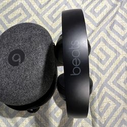 Apple Beats Solo Pro Wireless Noise Cancelling On-Ear Headphones 