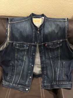 LOOK! Levi’s Vest