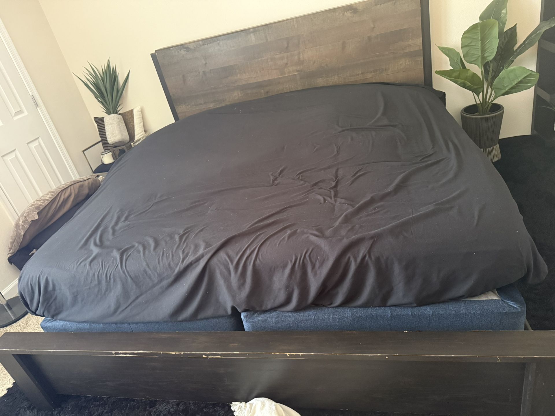 3 Piece Kind Size Bedroom Set