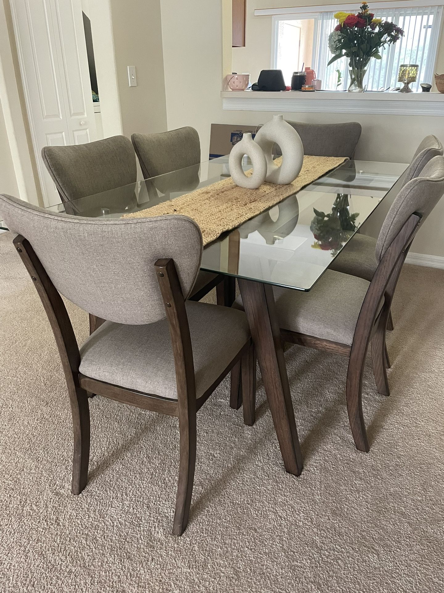 Furniture 6 Chair and Dinning Table Ashley