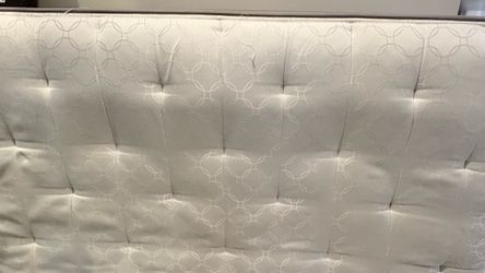 QUEEN  DUAL AIR MATTRESS
