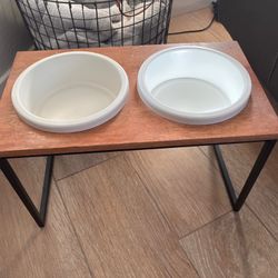 Raised Dog Bowl Stand 