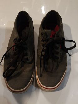 Van's mens size 8 gray shoes