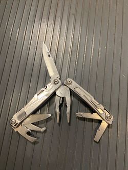 Leatherman Rev tool