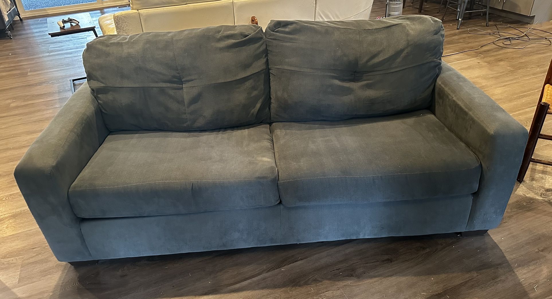 Nice Sofa Lightly Used