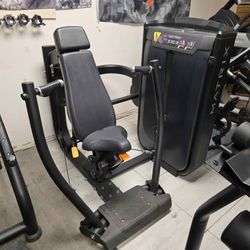 Matrix ultra vertical chest press commercial gym equipment exercise fitness weight machine